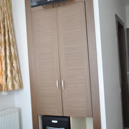 Hivas Hotel