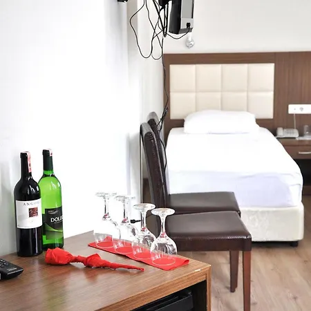 Hivas Hotel 2*