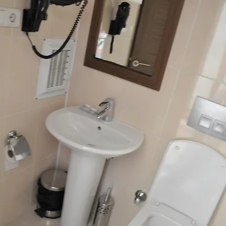 Hotel Hivas 2*